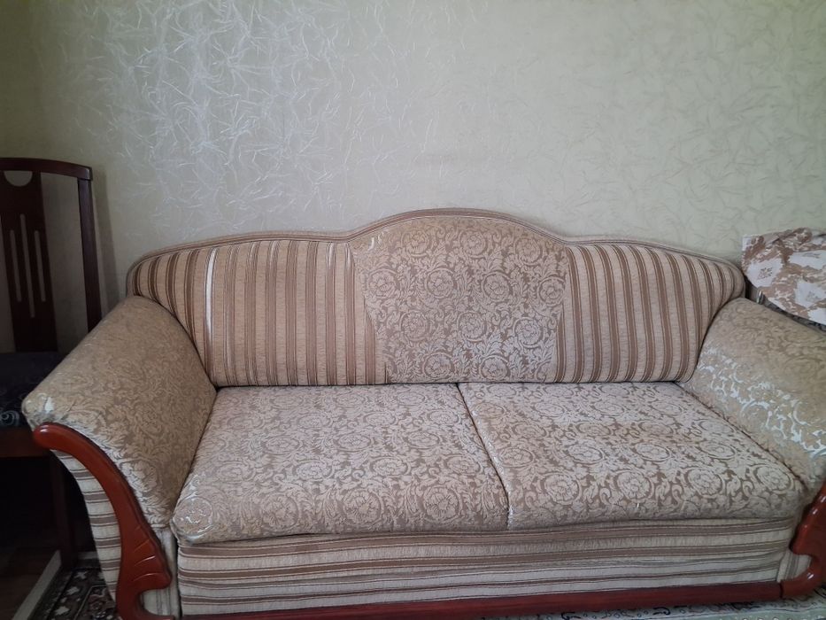 Диван раскладной  стиль классика