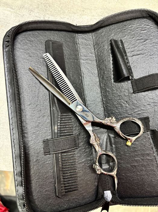 Продавам професионални филиращи ножици