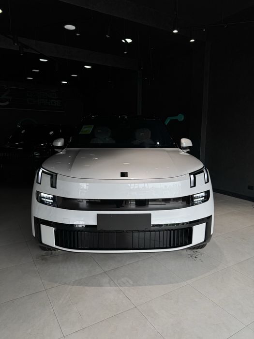 Lynk Co 900 full version