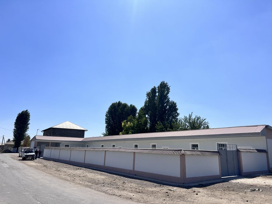 Нотурар бино 12 хона катта каридор катта ховли ремот қилинган