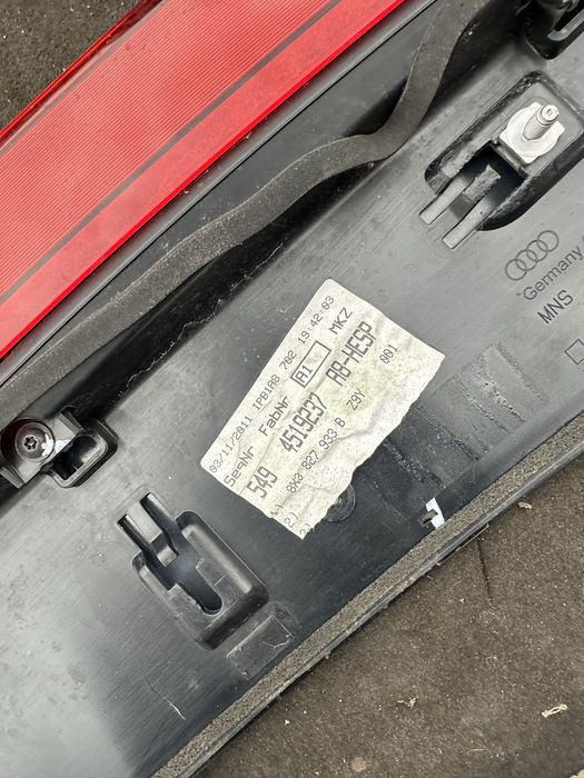 Крило спойлер за багажник Audi A1 8X3827933b за кола с две врати