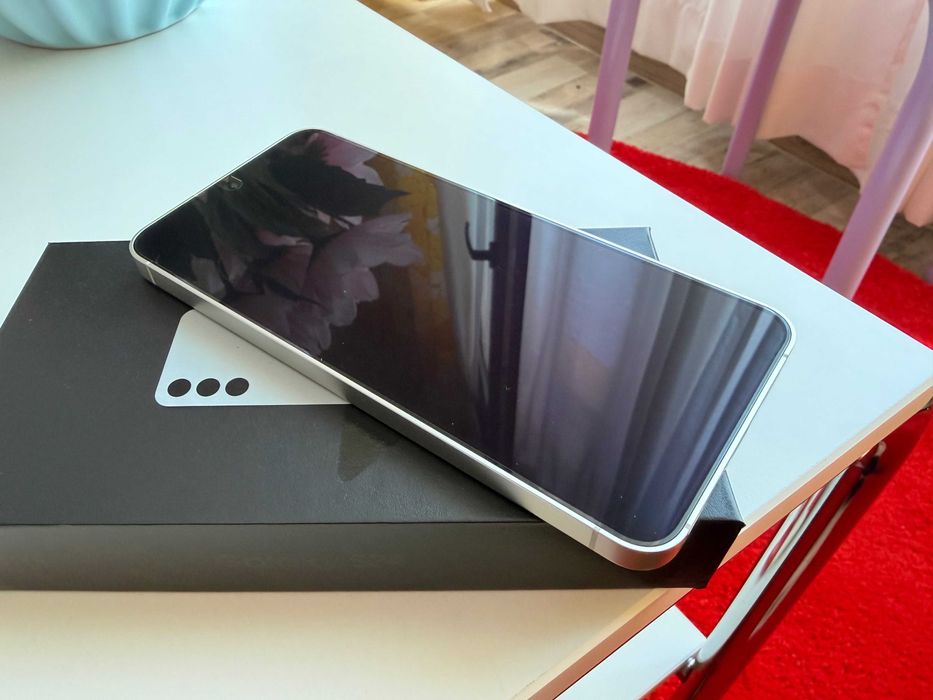 Samsung Galaxy S24 - 128 GB - като нов