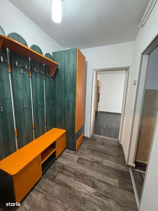 cv 160 Bd.Traian , apartament  3 camere , etaj III