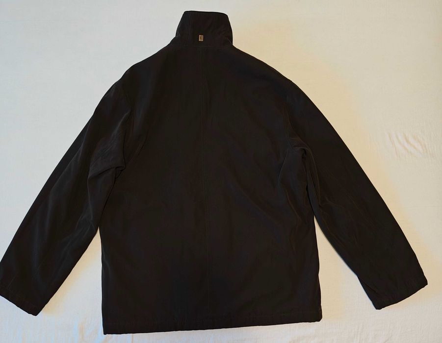 Vând haina eleganta brand Quatro, neagra, cumpărată de la Steilmann. Perfecta pentru ocazie dar și pentru ținute casual.