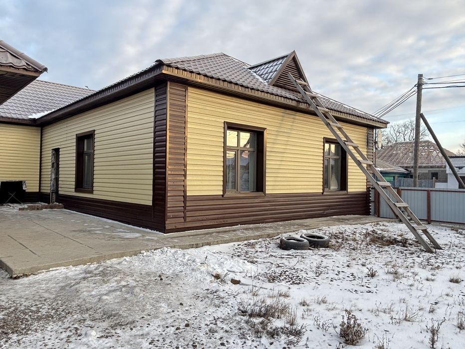 в продаже благоустроенный дом +коммерческое помещение