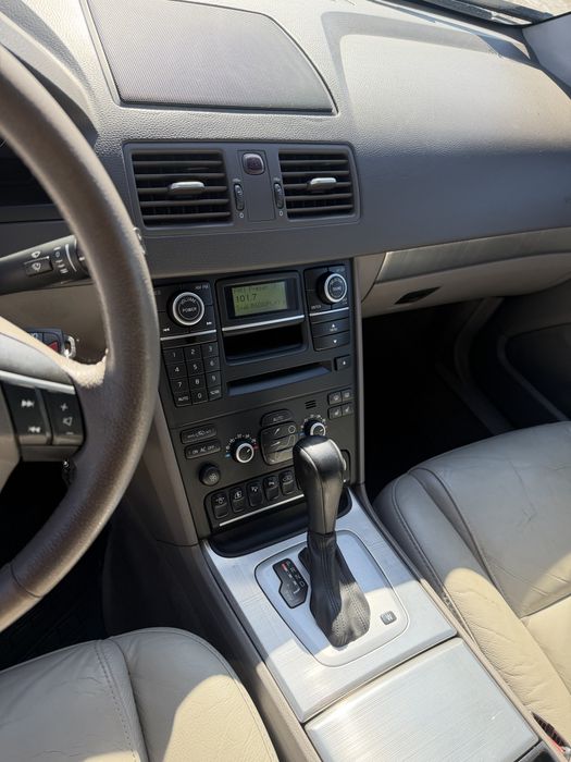 Продава Volvo XC90