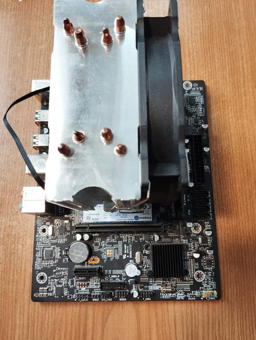 Продам материнку