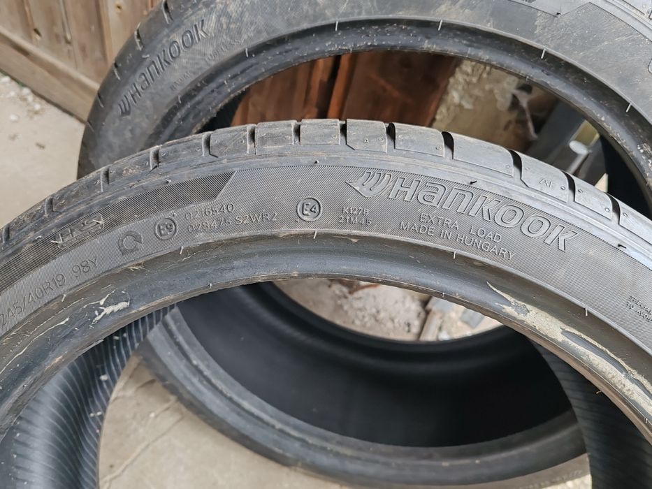 245/40/19 - Hankook