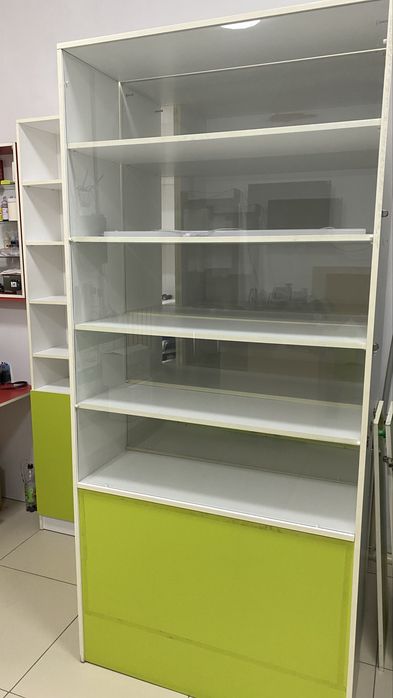 Продам стеллажи и полки