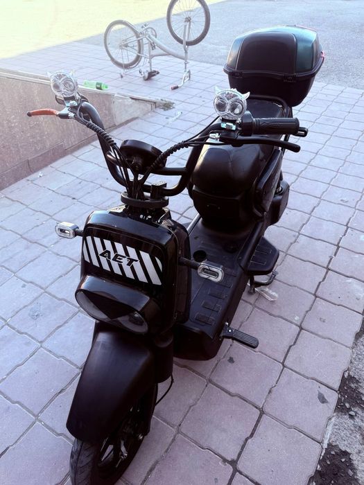 Электроскутер танк 109