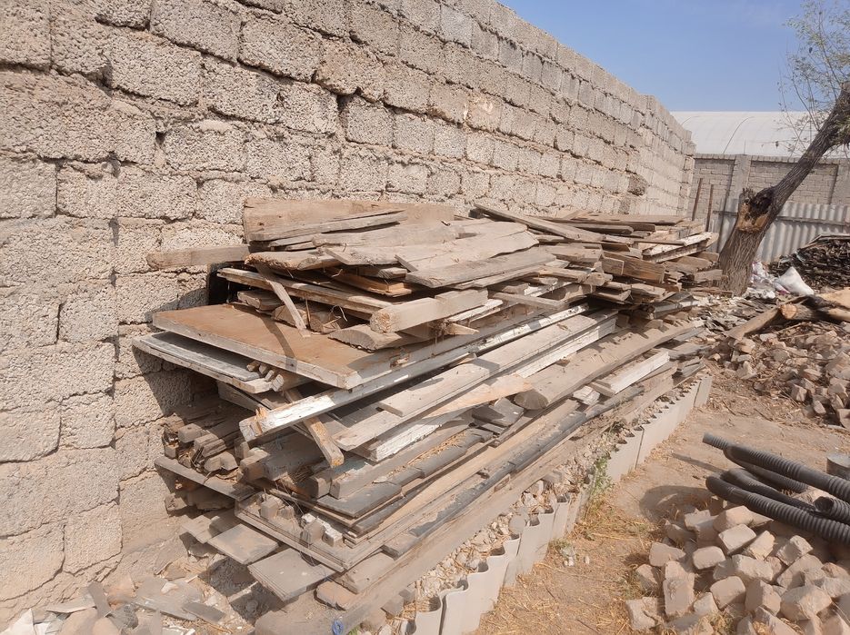 Продаются доски черныи потолок