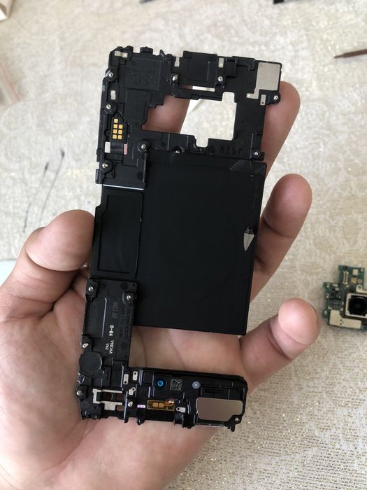 Продам запчасти Galaxy s10E