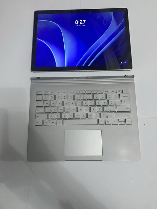 Microsoft Surface Laptop Book 3 8/256GB