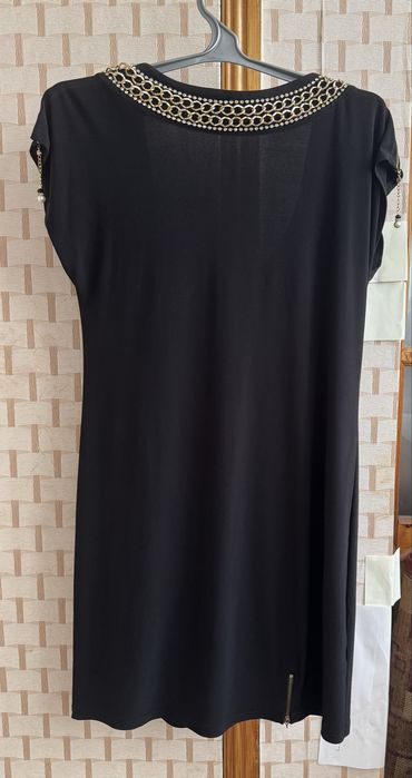 Платье трикотаж нарядное, разм. примерно 46-48