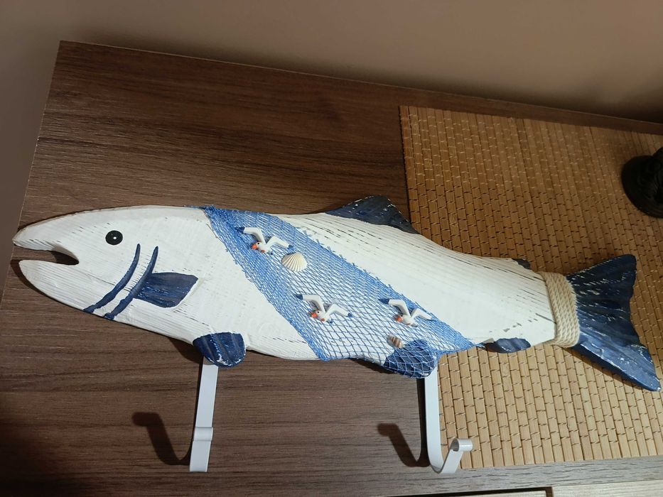 Дървена закачалка Риба