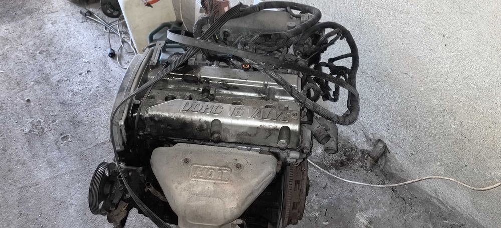 Продавам останали части от Kia Magentis 1.6