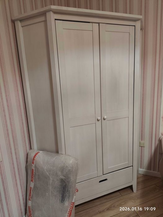 2 кровати, шкаф угловой