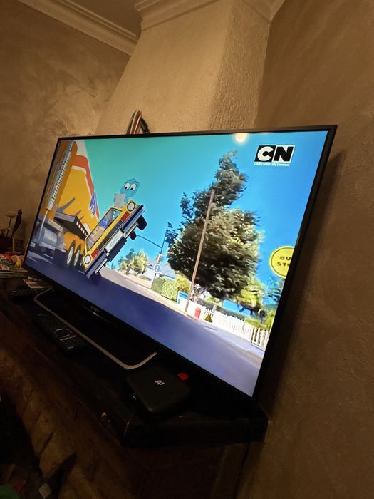 Телевизор Sony Bravia KDL 42W705B - отлична картина и звук