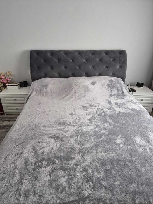 Pat matrimonial 160x200cm cu noptiere incluse