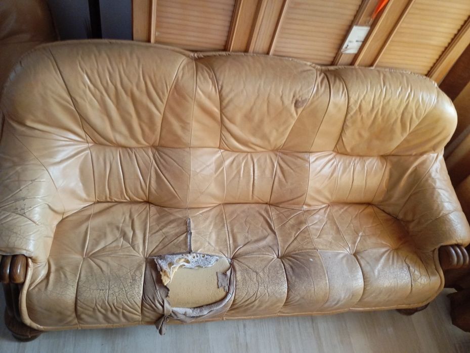 Vând set canapele compus din piese 3, 2, 1, piele