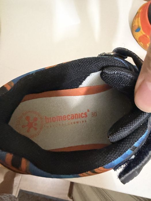 Продается детская обувь