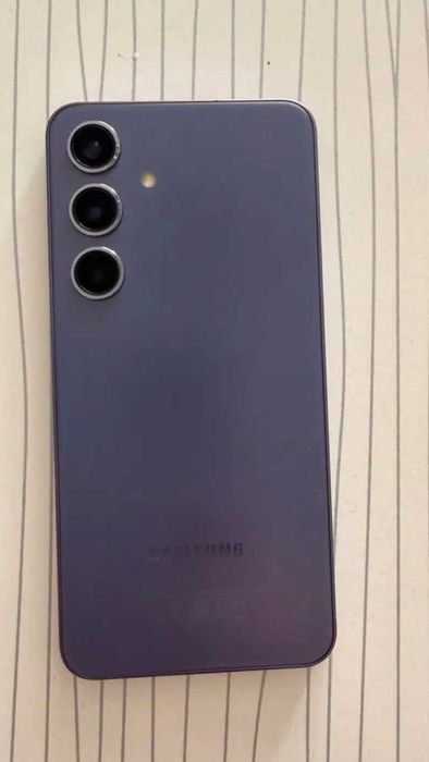 Продам Телефон Samsung s24