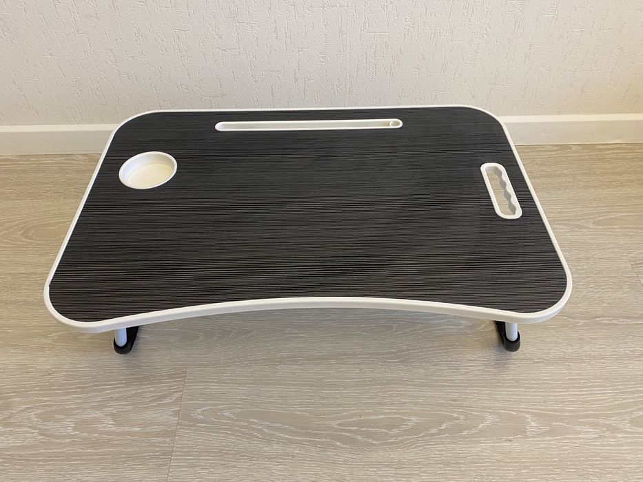 Столик для завтрака или ноутбука