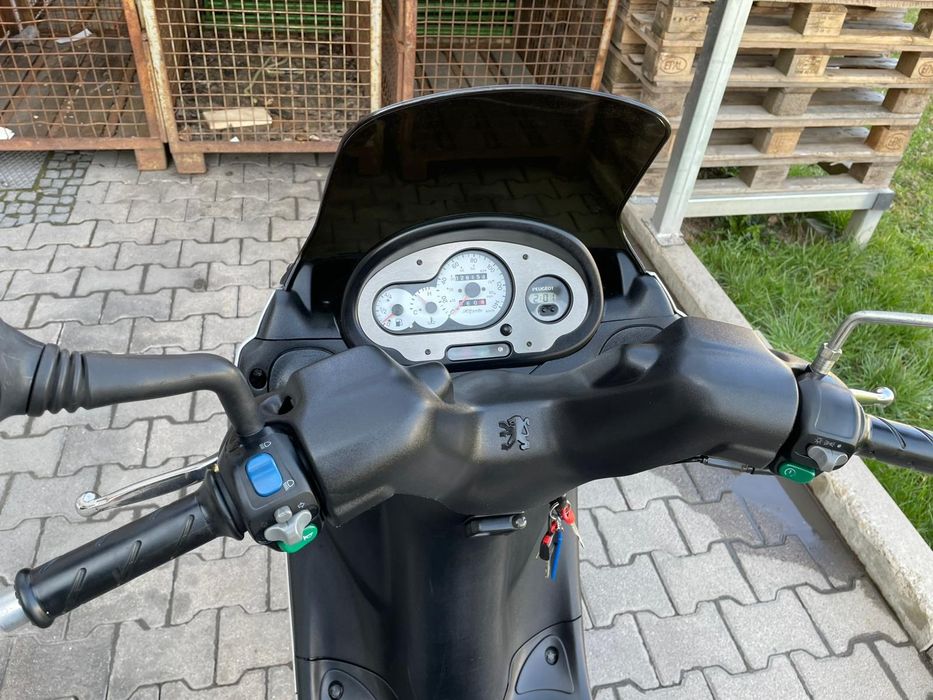 Scuter Peugeot Elyseo 125