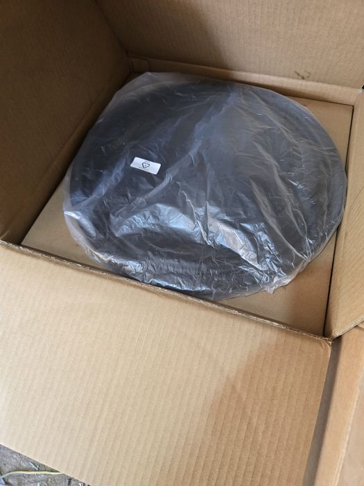 Vand doua difuzoare pe 15 inch , 600 wati ,8 ohm Master Audio . 500 de lei bucata . Pret fix !