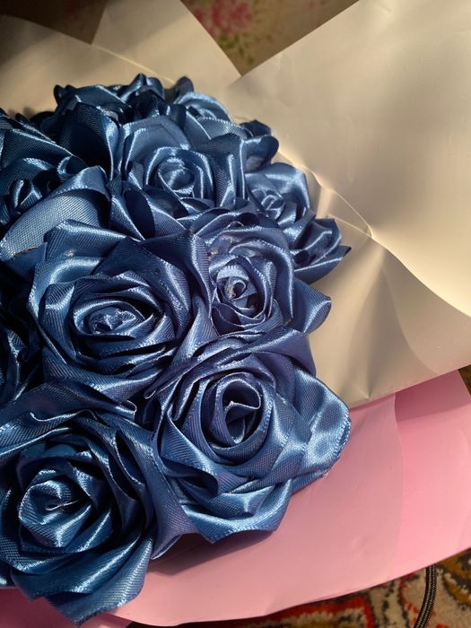 атласные розы, с блёстками и без