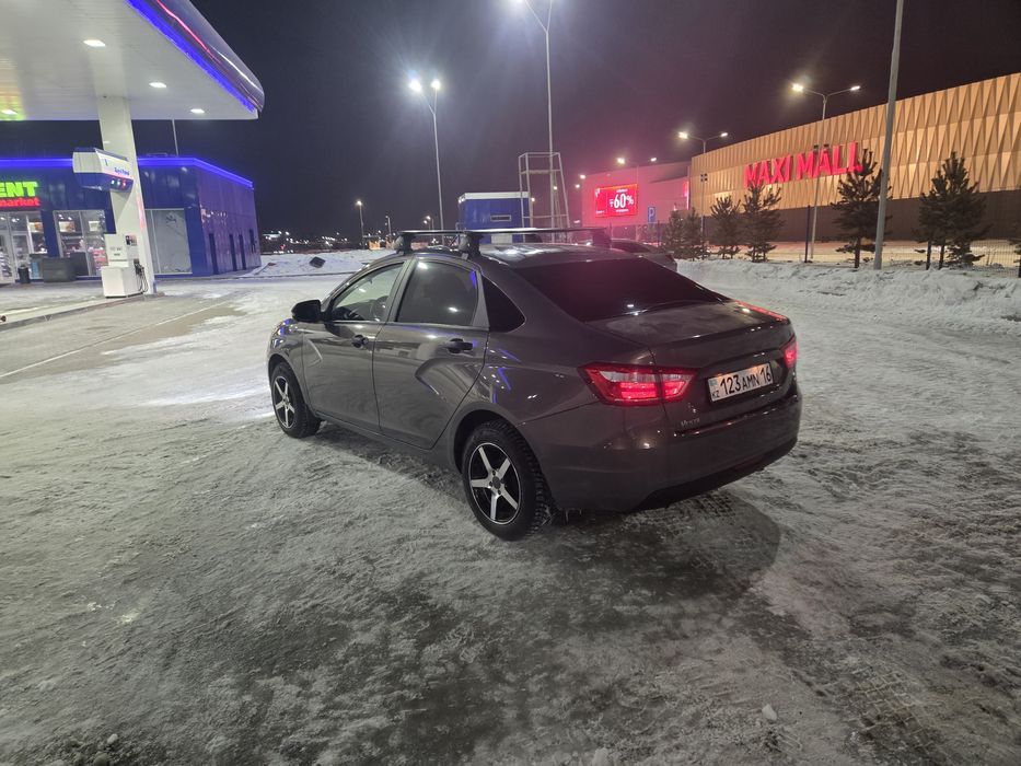 Продам Весту в отличном состоянии