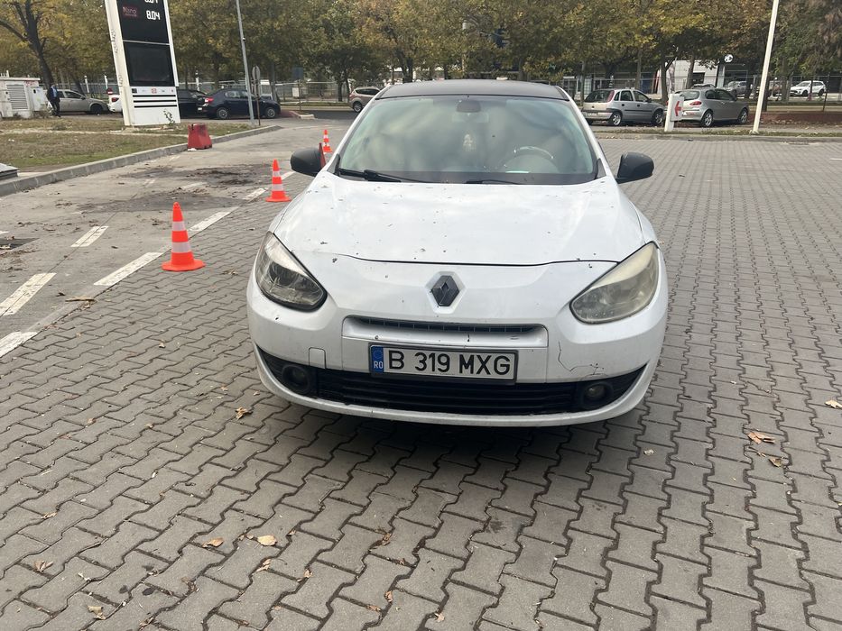 Dezmembrez renault fluence