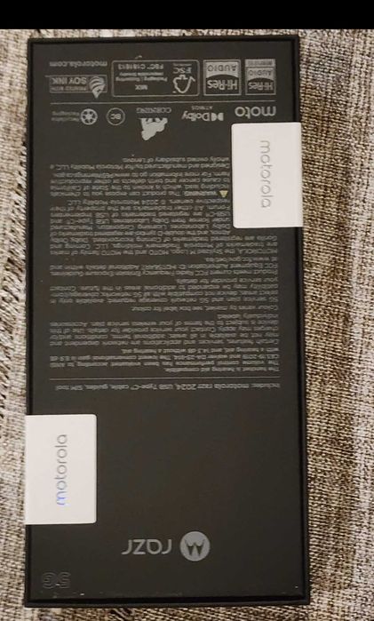 Motorola Razr plus Неразпечатан  165 Hz OLED.