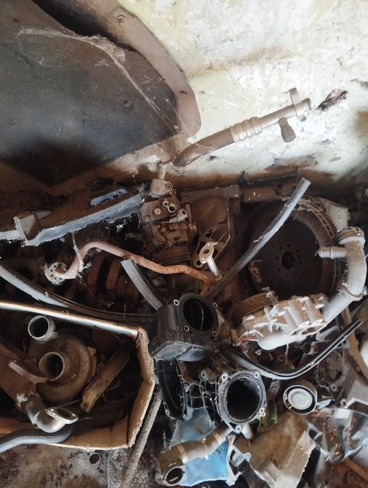 Цилиндрова глава OM651 Mercedes 2.5cdi glava mercedes w212