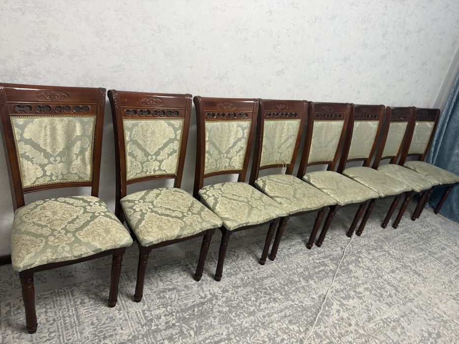 Продам стулья 8 штук