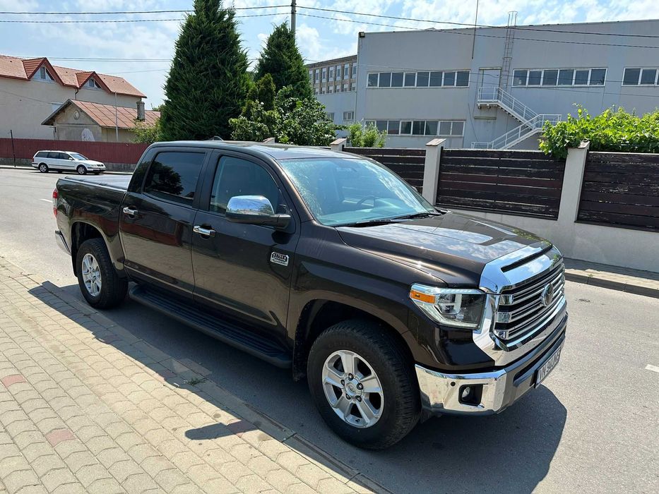 Vând Toyota Tundra autoutilitară