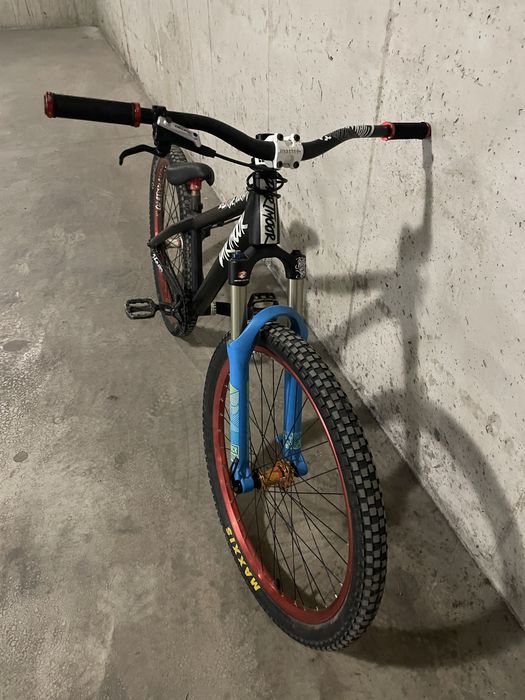 Bicicleta dirtjump Dartmoor