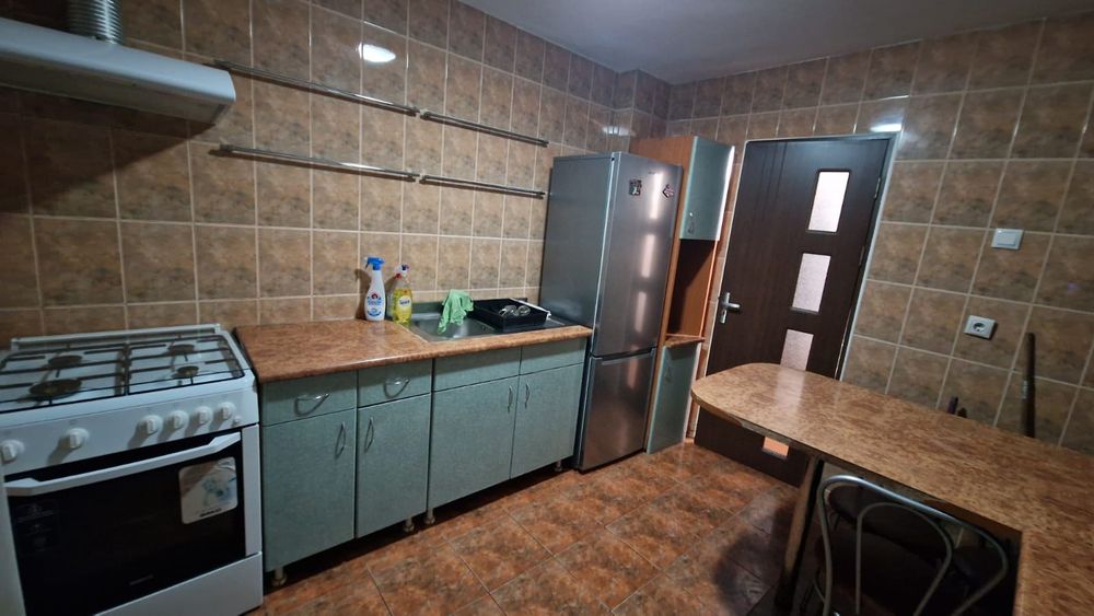 Apartament 3 camere de inchiriat