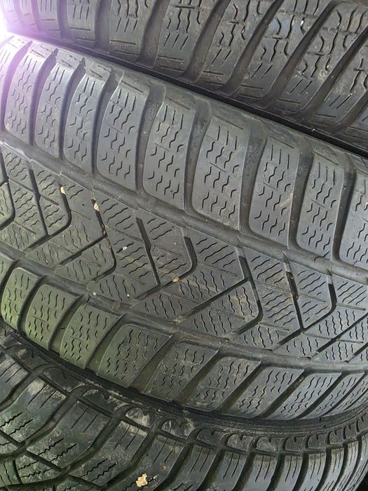 4 бр зимни 225/50/17 Pirelli 23г