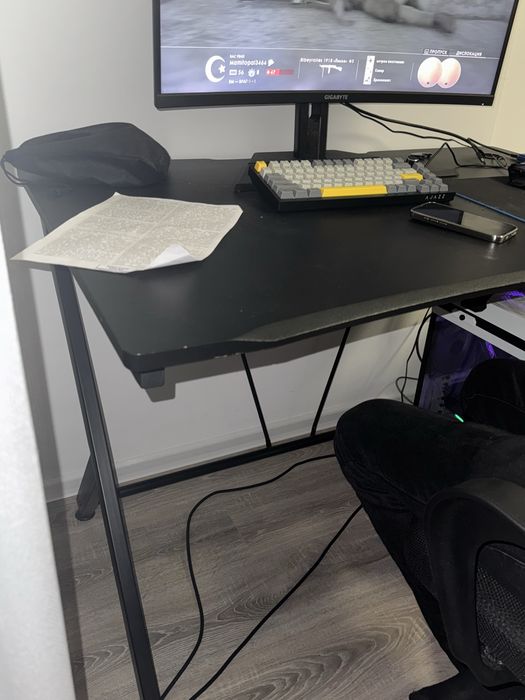 Продам компьютерный стол