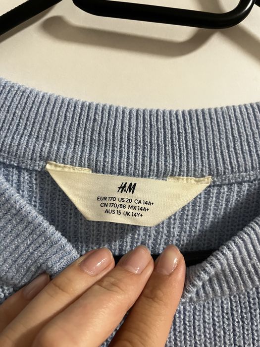 Син пуловер H&M - размер EUR 170