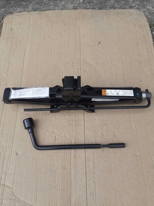 Cric,cheie de roti NISSAN Qashqai,Juke,X-trail, RENAULT Kadjar,Koleos