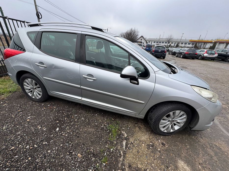 Dezmembrez Peugeot 207SW 1.4 B 90 cp Manual 2006-2012