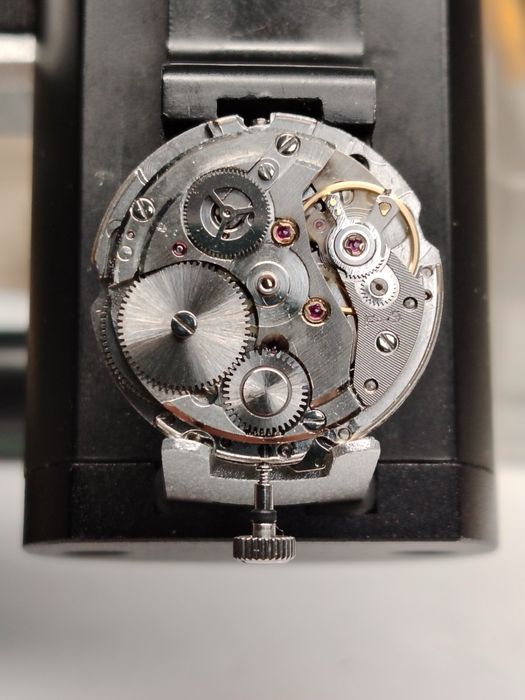 Обслужен SEIKO LM 5606-8090