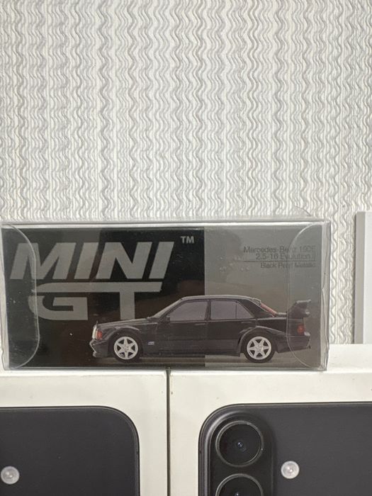 Mini GT 1/64 колекционная модель
