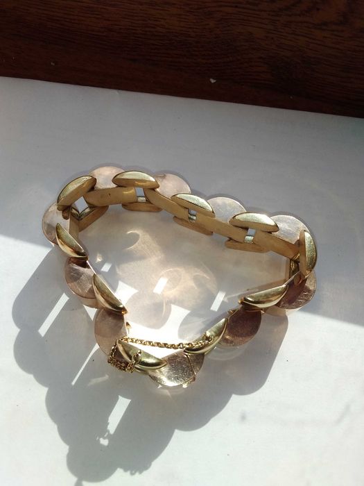 Златна гривничка