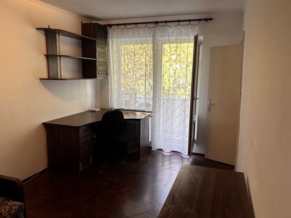 Vand garsoniera etaj intermediar