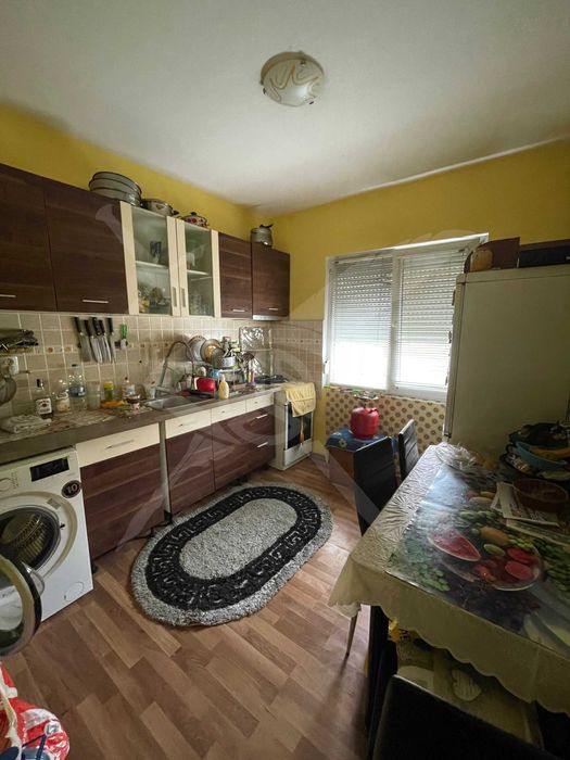 Продава се Тристаен апартамент в Пловдив, Индустриална зона - Изток - 89000 кв.м за 1 €/кв.м - Снимка #1