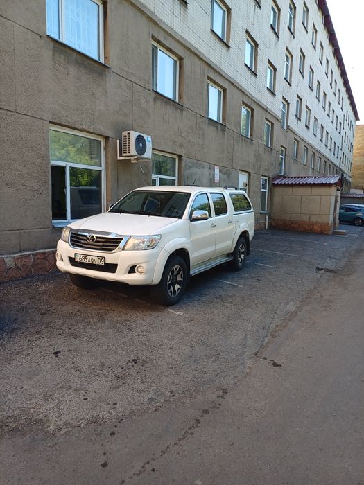 Тойота Хайлюкс 2014