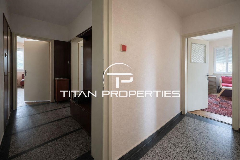 Продава се Четиристаен апартамент в Пловдив, Младежки Хълм - 170 кв.м за 1471 €/кв.м - Снимка #9